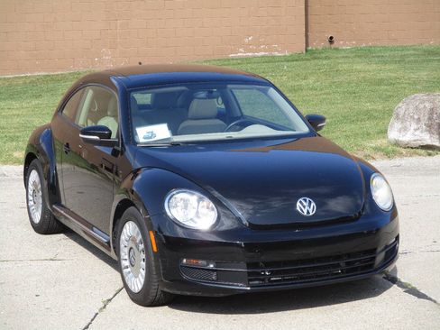 Used 2015 Volkswagen Beetle 1.8T FWD image 91