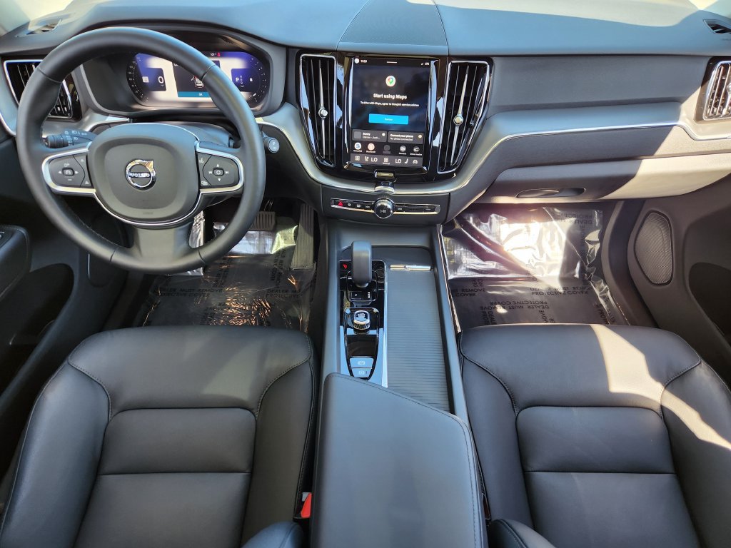 Used 2025 Volvo XC60 B5 Core w/ Protection Package Premier AWD/4WD image 18