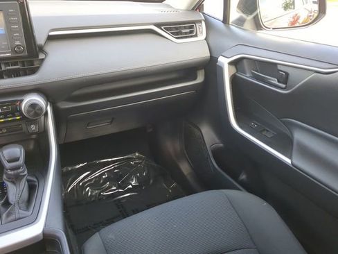 Used 2020 Toyota RAV4 LE w/ All Weather Liner Package image 17