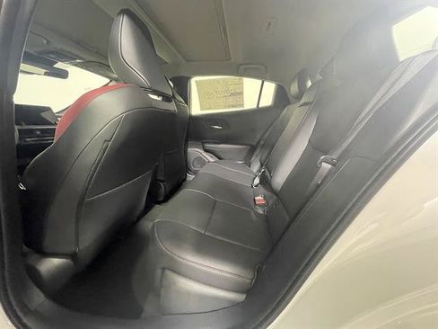 New 2026 Toyota Prius Plug-In Hybrid FWD image 11