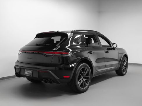 Certified 2023 Porsche Macan Turbo AWD/4WD image 12