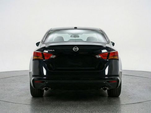 Used 2025 Nissan Altima 2.5 SV image 7