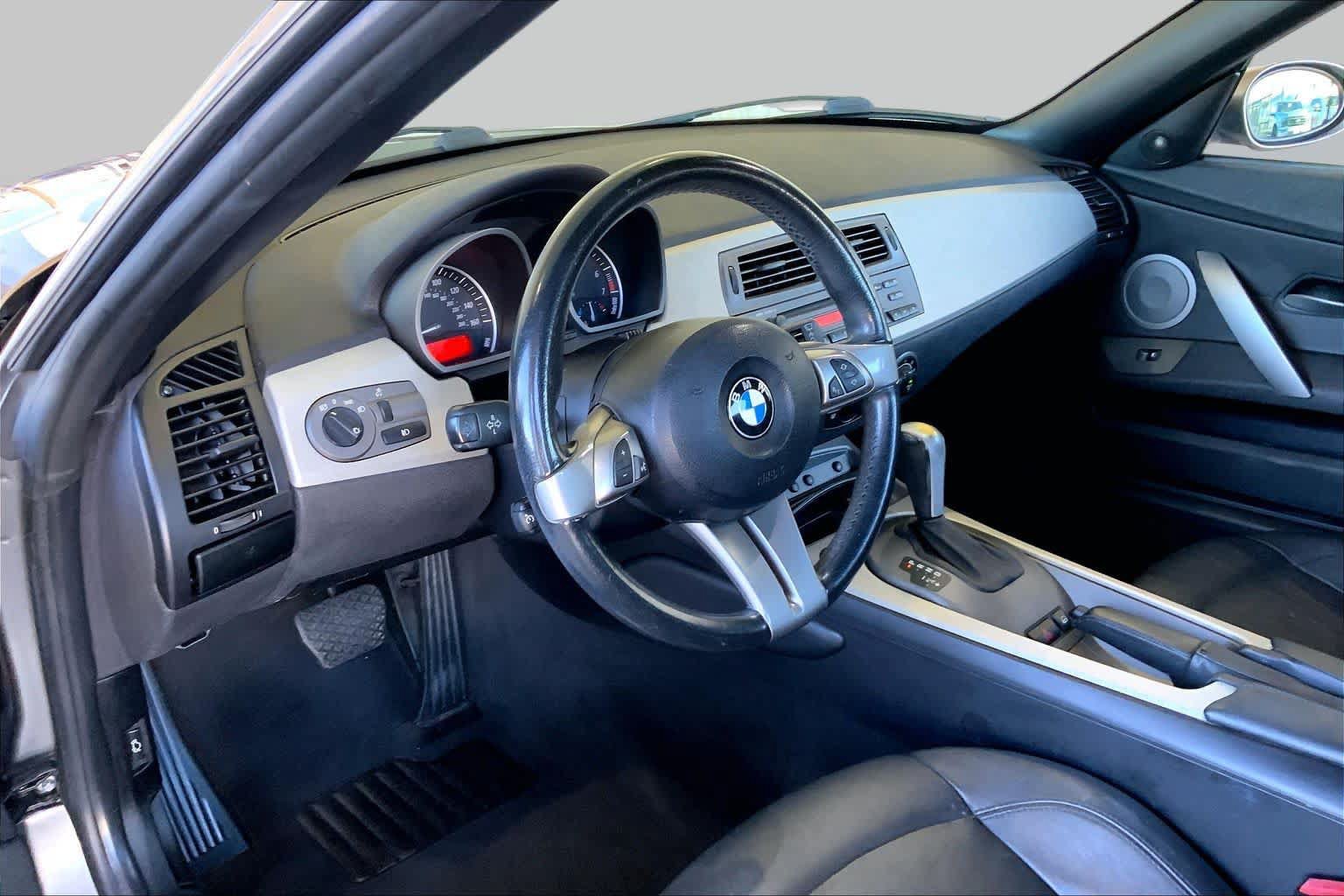 Used 2004 BMW Z4 3.0i RWD image 13