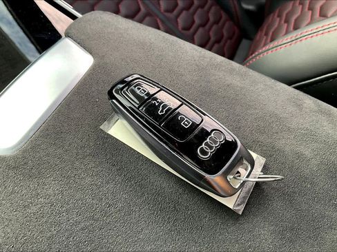 Used 2024 Audi RS 6 performance image 14