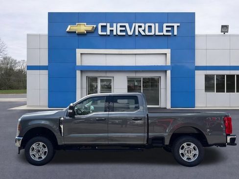 Used 2025 Ford F250 XLT w/ Snow Plow Prep Package AWD/4WD image 4