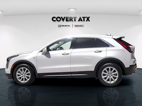 Used 2023 Cadillac XT4 Luxury w/ Cold Weather Package FWD image 3