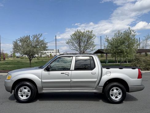Used 2003 Ford Explorer Sport Trac XLT RWD image 2