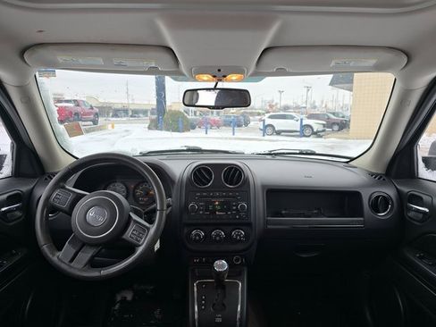 Used 2016 Jeep Patriot High Altitude image 14