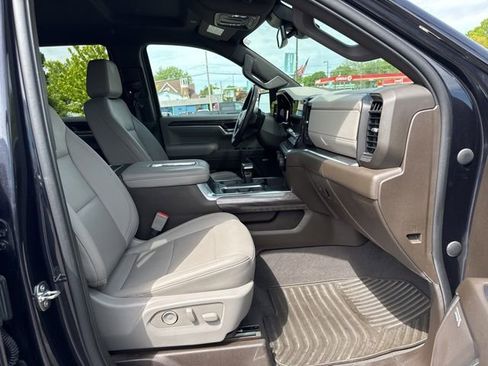 Used 2022 Chevrolet Silverado 1500 LTZ AWD/4WD image 9