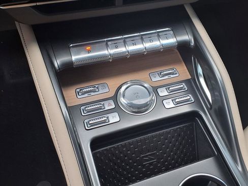 Used 2024 Lincoln Nautilus Reserve w/ Equipment Group 202A image 25