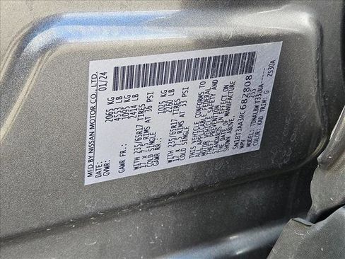 Used 2024 Nissan Rogue S image 17