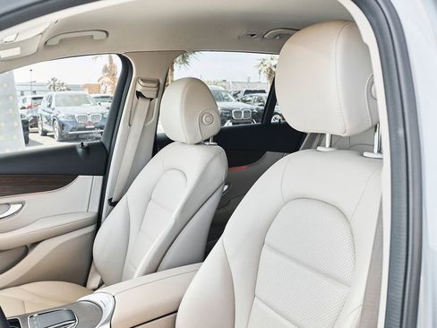 Used 2022 Mercedes-Benz GLC 300 w/ Premium Package Lite image 35