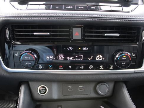 Used 2022 Nissan Rogue Platinum w/ Head-Up Display Package image 20