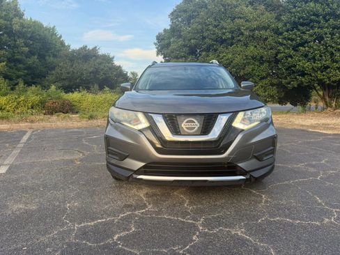Used 2017 Nissan Rogue SV FWD image 3