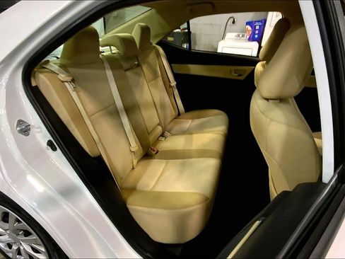 Used 2017 Toyota Corolla LE image 19