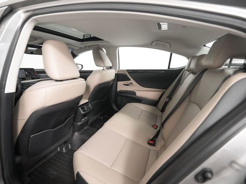 Used 2020 Lexus ES 300h w/ Premium Package image 13