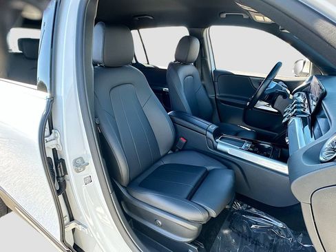 Used 2024 Mercedes-Benz GLB 250 image 26