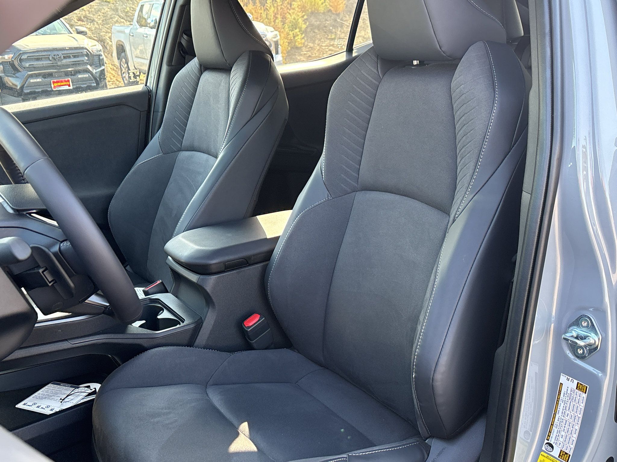 Used 2026 Toyota C-HR AWD/4WD image 2