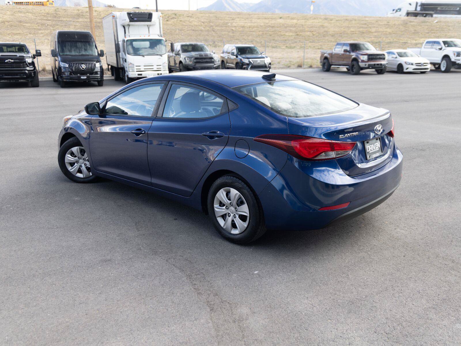 Used 2016 Hyundai Elantra SE FWD image 5