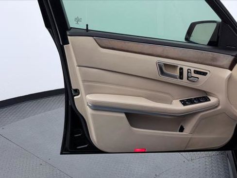 Used 2016 Mercedes-Benz E 350 Sedan image 13