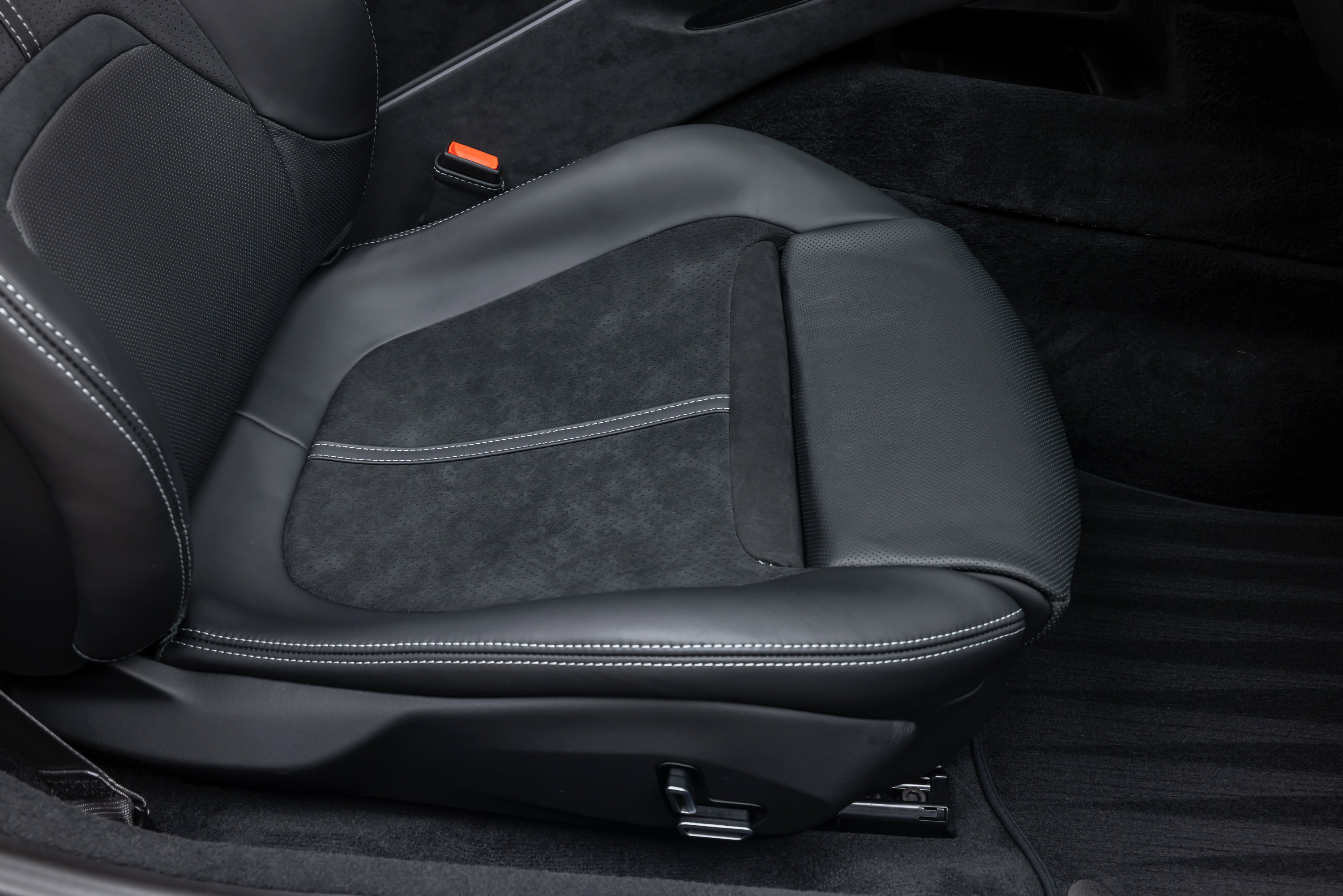 Certified 2026 Ferrari Roma Spider RWD image 57