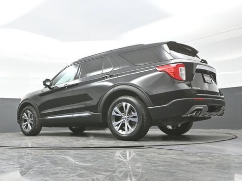Used 2020 Ford Explorer Platinum w/ Premium Technology Package AWD/4WD image 33