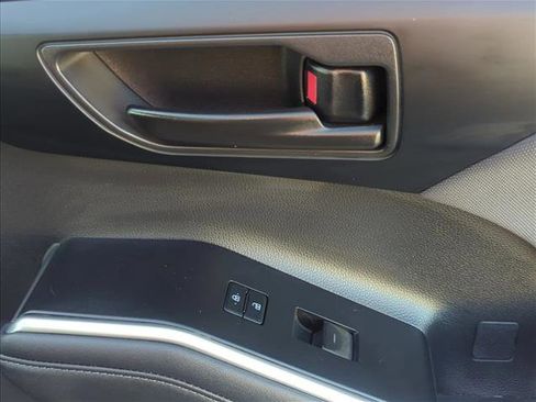 Used 2023 Toyota Highlander L FWD image 27