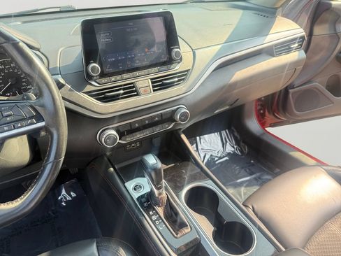 Used 2023 Nissan Altima 2.5 SR FWD image 14