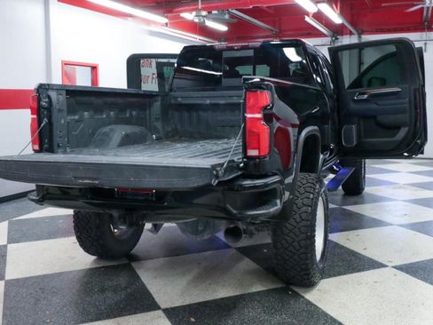 Used 2024 Chevrolet Silverado 2500 High Country w/ High Country Premium Package AWD/4WD image 30