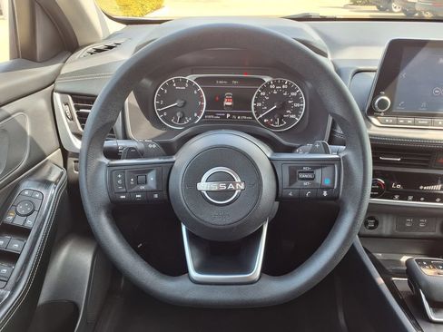 Used 2024 Nissan Rogue SV FWD image 28