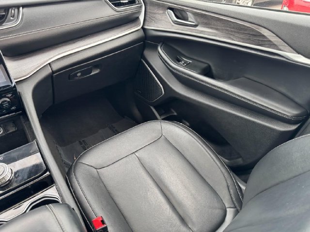 Used 2021 Jeep Grand Cherokee L Limited AWD/4WD image 22