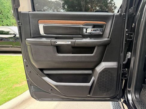 Used 2018 RAM 1500 Laramie w/ Convenience Group AWD/4WD image 29