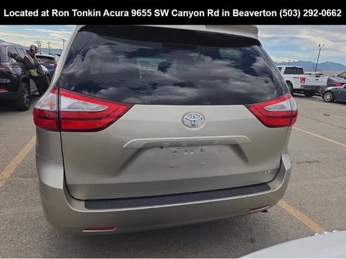 Used 2016 Toyota Sienna LE FWD image 5