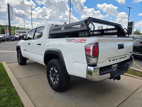 Used 2023 Toyota Tacoma TRD Off-Road w/ Black Out Package (TMS) AWD/4WD image 7
