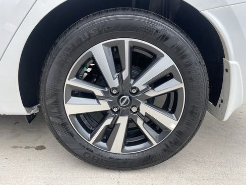 Certified 2025 Nissan Versa SV w/ Trunk Package image 17