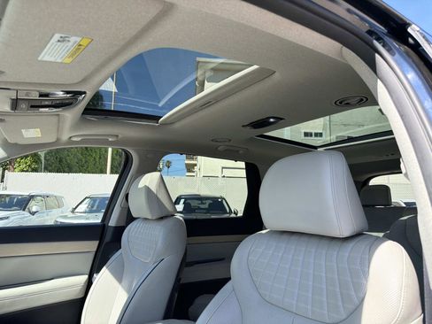 Used 2024 Hyundai Palisade Limited FWD image 21