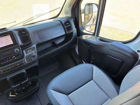 Used 2024 RAM ProMaster 2500 w/ Convenience Group FWD image 15