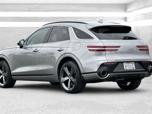 Used 2023 Genesis GV70 2.5T w/ Sport Prestige Package image 6