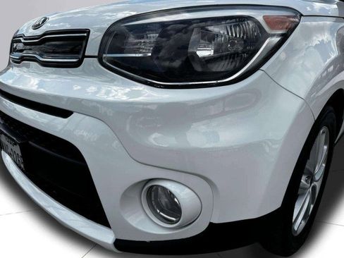 Used 2018 Kia Soul + image 12