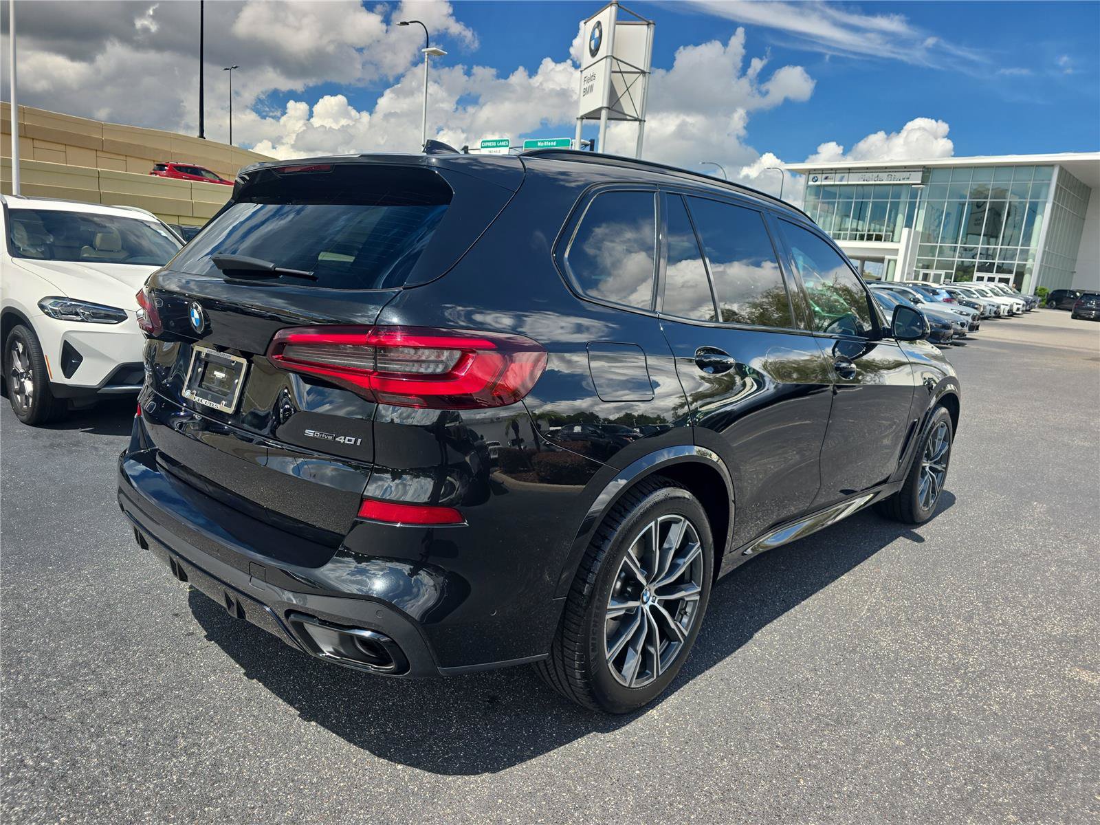 Used 2023 BMW X5 sDrive40i w/ M Sport Package RWD image 2
