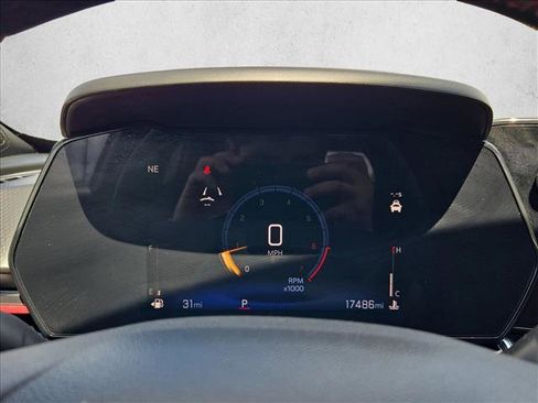 Used 2025 Chevrolet Trax RS w/ Driver Confidence Package image 11