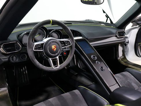 Used 2015 Porsche 918 Spyder image 41