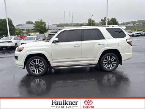Used 2023 Toyota 4Runner Limited AWD/4WD image 18