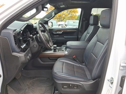 Used 2023 Chevrolet Silverado 1500 High Country image 14