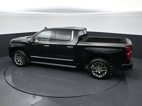 Used 2025 Chevrolet Silverado 1500 High Country AWD/4WD image 42