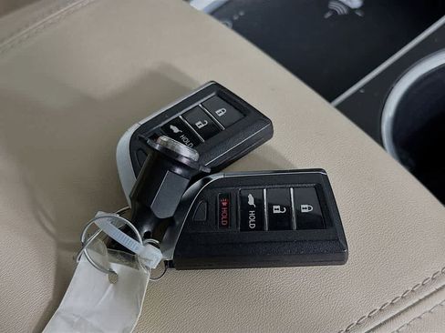 Used 2023 Acura MDX SH-AWD w/ Technology Package image 22