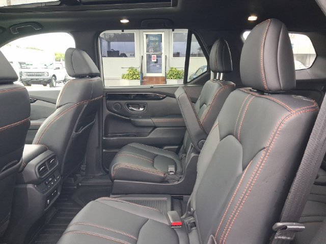 Used 2024 Honda Pilot TrailSport image 6