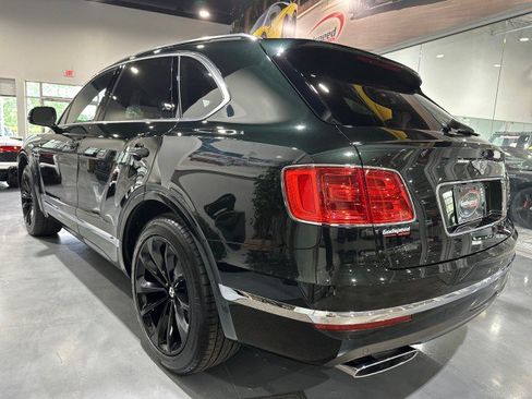Used 2017 Bentley Bentayga AWD/4WD image 34