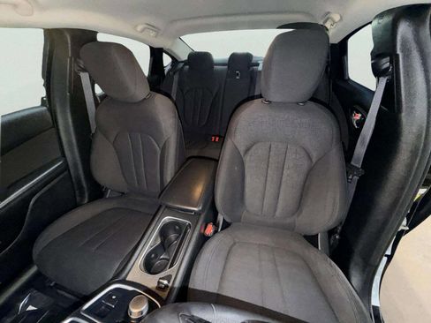 Used 2015 Chrysler 200 Limited w/ Convenience Group FWD image 16