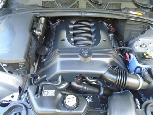 Used 2009 Jaguar XF Luxury RWD image 26